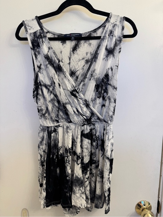 one clothing Pants - one clothing Black & White Tie-Dye Sleeveless Wrap Mini Dress
